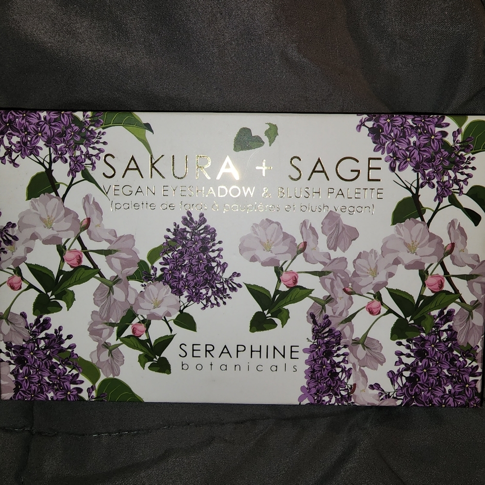 Eyeshadow and blush palette